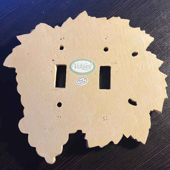 Vicki Lane 3-D grape vine ivy double decorative wall light switchplate - Picture 2 of 3